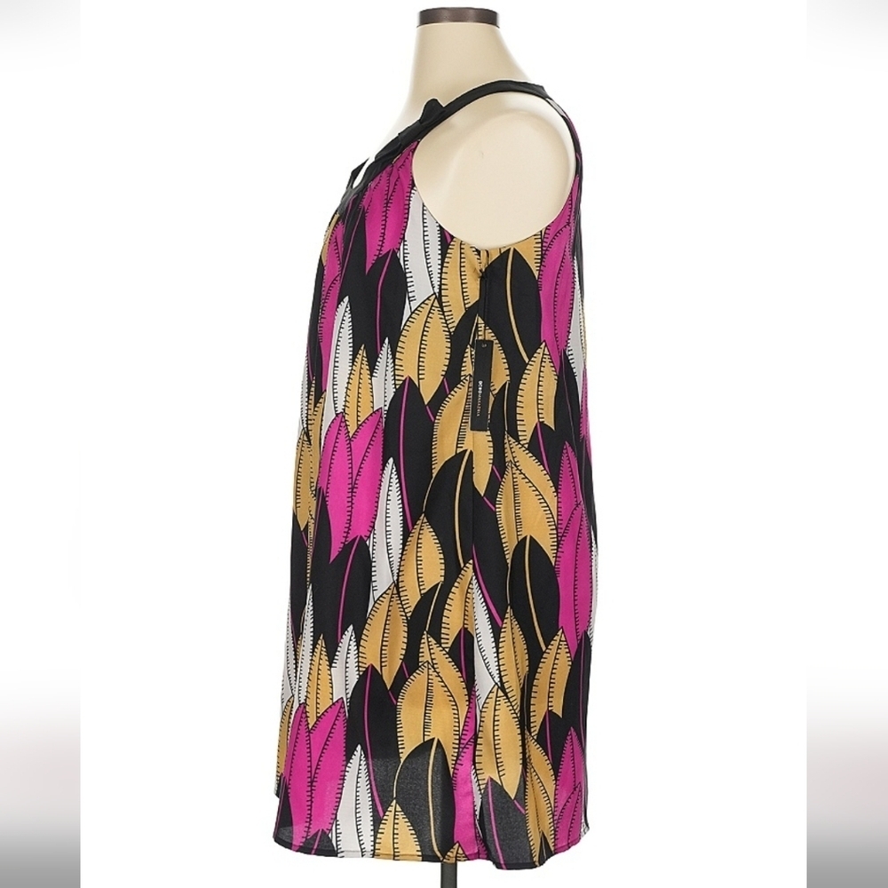 BCBGMaxAzria Banana Leaves Sleeveless Blouse NWT - Picture 3 of 8